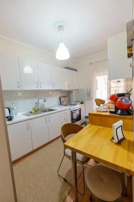 Cosy Apartment Near The City Centre Солун Екстериор снимка