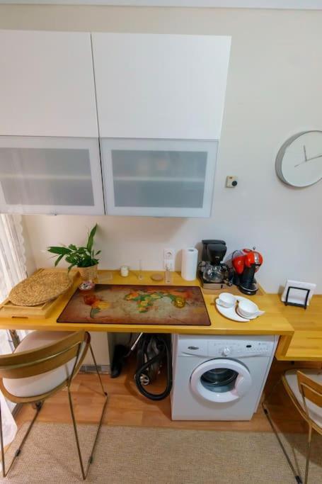 Cosy Apartment Near The City Centre Солун Екстериор снимка
